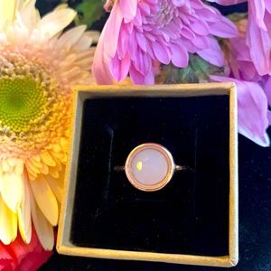 🌹 Quartz & 🌹 Gold tone Round 💍( rose color)